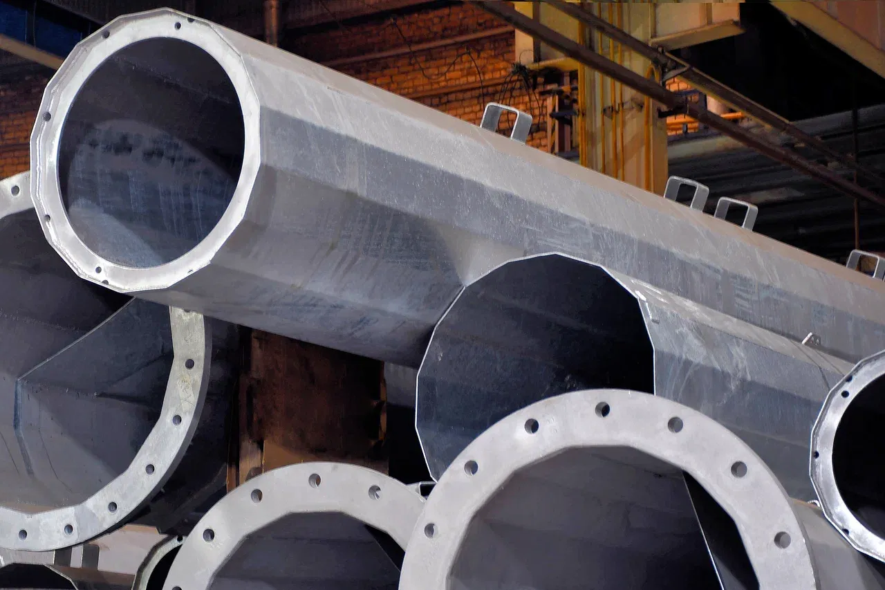 Стальные опоры освещения